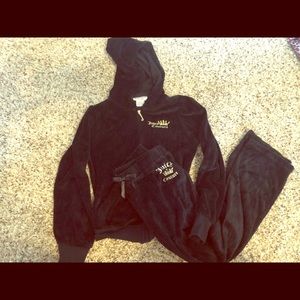 Gurls Juicy Couture track suit. Size 6x.